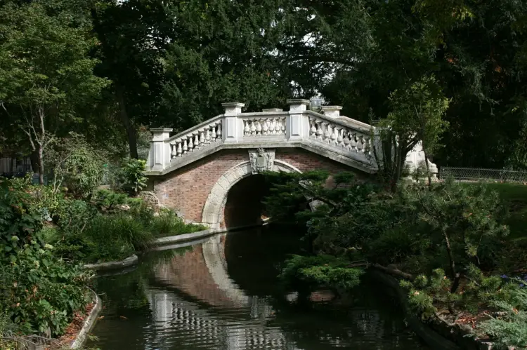 A bridge in Parc Monceau