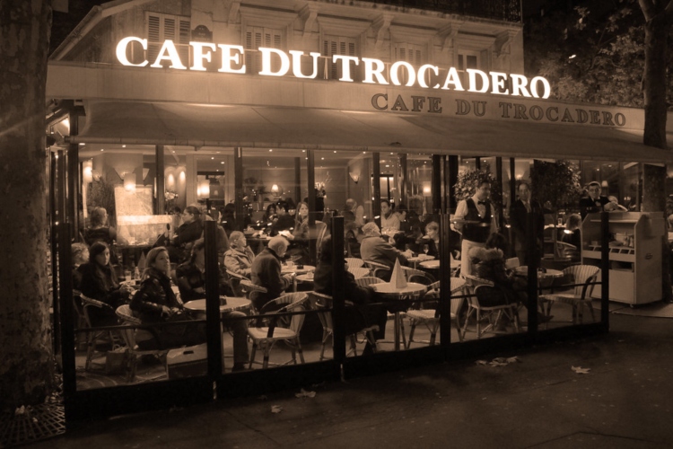 The patio at Café du Trocadéro, a restaurant with an Eiffel Tower view