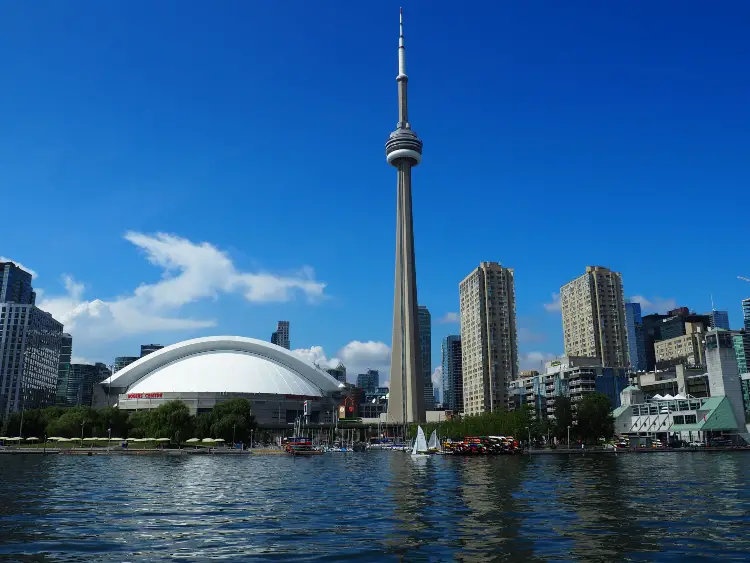 hings to Do in Toronto on Christmas Day - Going Up the CN Tower