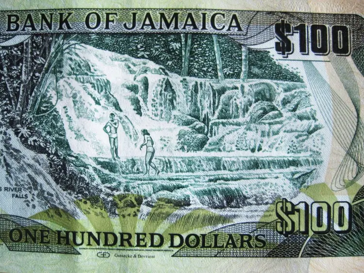 Souvenirs-from-Jamaica-currency