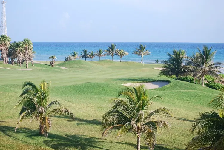 Facts About Jamaica - Jamaica is home to the oldest golf course in the western hemisphere