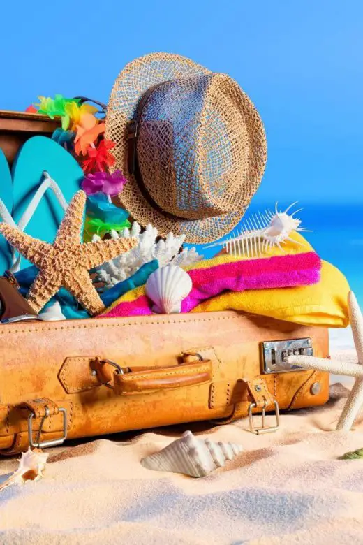 beach-day-packing-checklist-suitcase