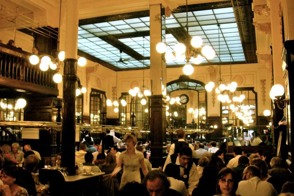 Le Petit Châtelet which serves some of the best steak frites in paris