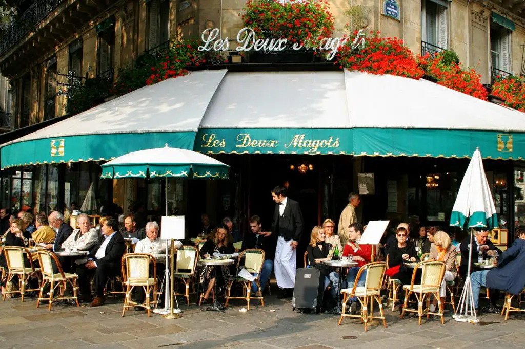 Paris Bucket List Things to see eat and do cafe culture