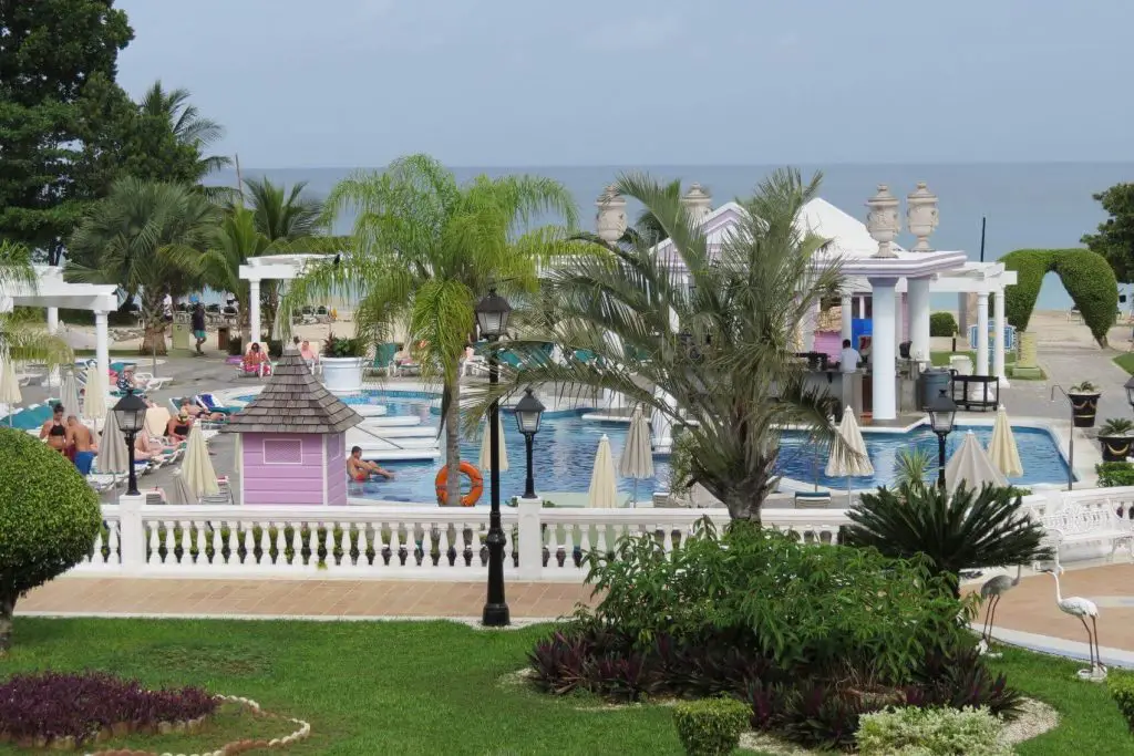 Riu Palace Tropical Bay pool