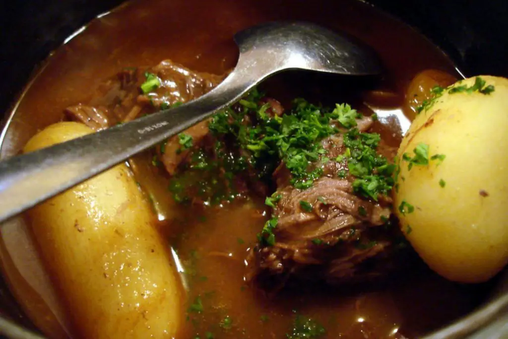 french foods to eat in paris Boeuf Bourguignon
