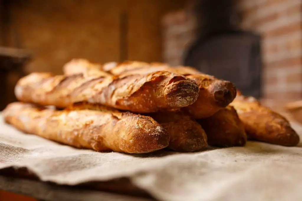 french foods to eat in paris baguette