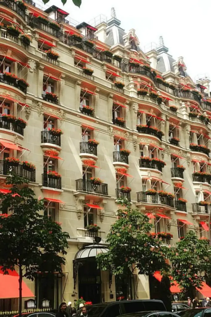 hotels with eiffel tower views hotel plaza athenee