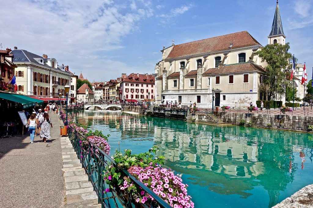 A Beginners Guide to the Regions in France annecy