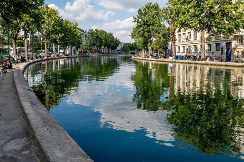 Guide to The arrondissements of paris 10th saint martin canal