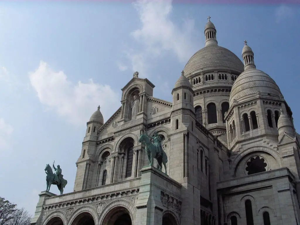 Guide to The arrondissements of paris 18th arr sacre coeur basilica