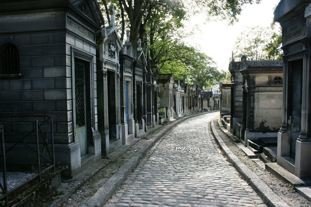 free things to do in paris churches and cemeteries pere lachaise cemetery