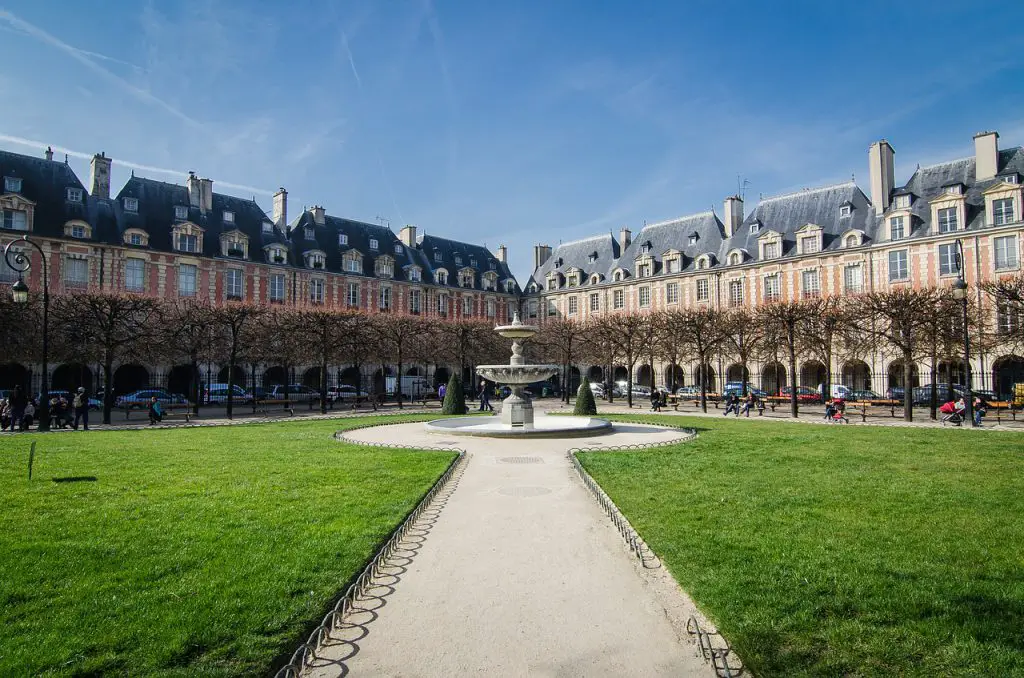 free things to do in paris culture and history Place des Vosges 850898 1280