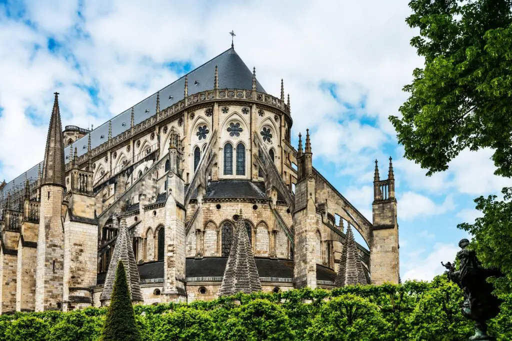 weekend trips from paris bourges