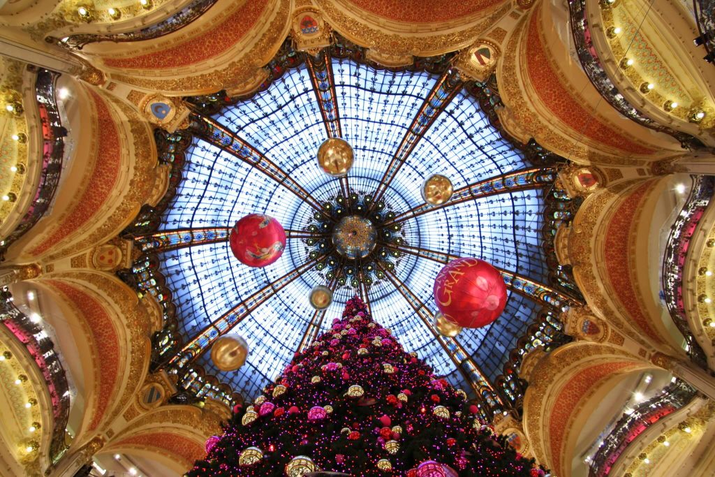 things to do in paris at christmas galeries lafayette byspacejulien on Flickr