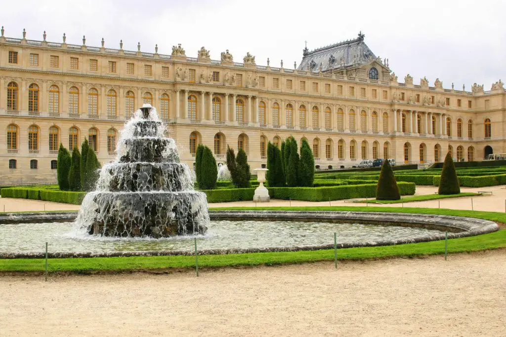 romantic day trip from paris to versailles 2