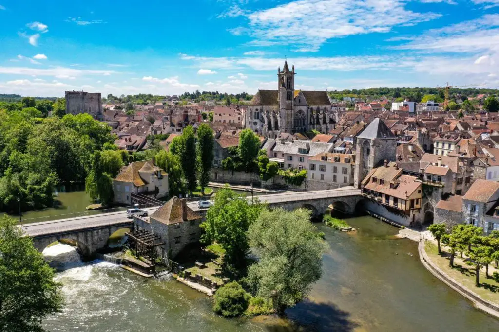 romantic day trips from paris Moret sur Loing