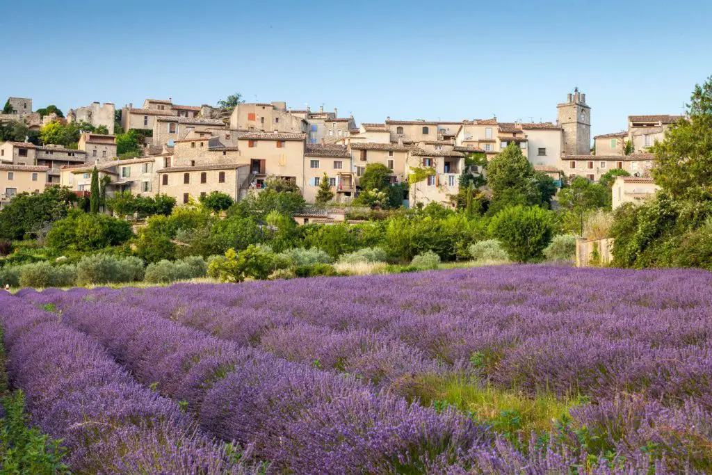 romantic day trips from paris Provence